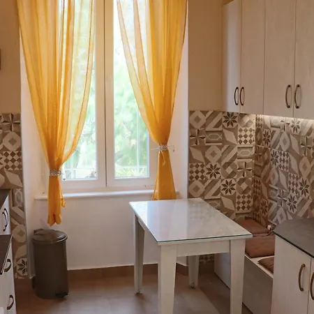 Italian Flair With A View * עיר רודוס