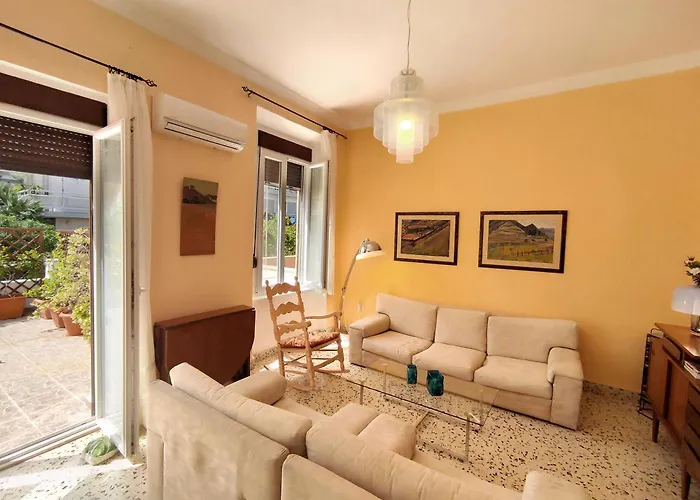 アパート Italian Flair With A View Rhodes City